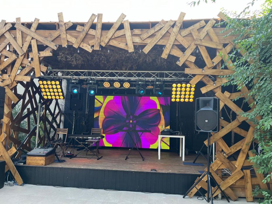 Ecran led / schela de lumini / scena / sonorizare ( evenimente, nunta)