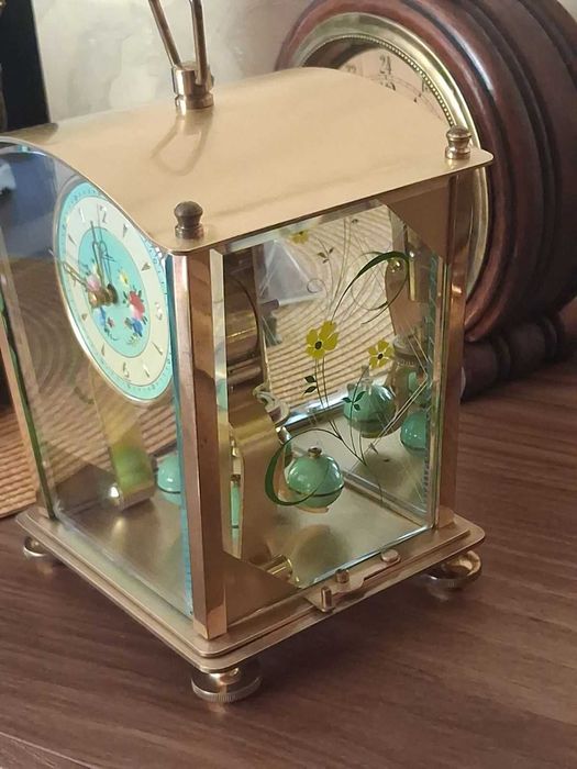 Продавам 400 дневен немски механичен часовник Kern