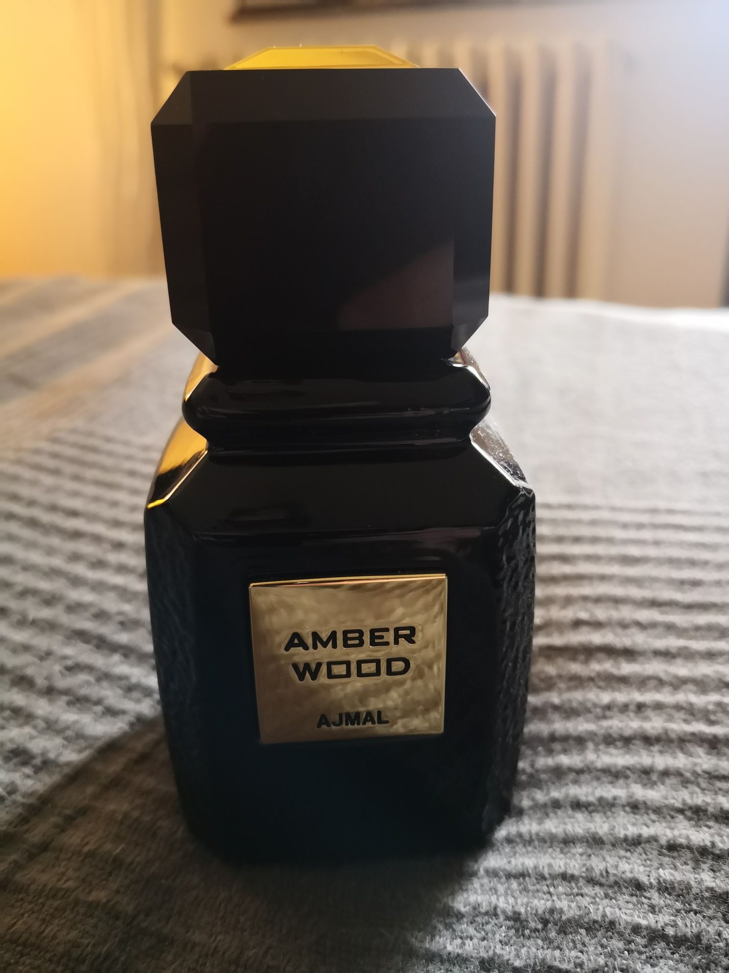 Parfum Ajmal Amber Wood