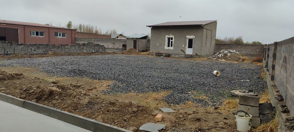 Noturar joy sotiladi