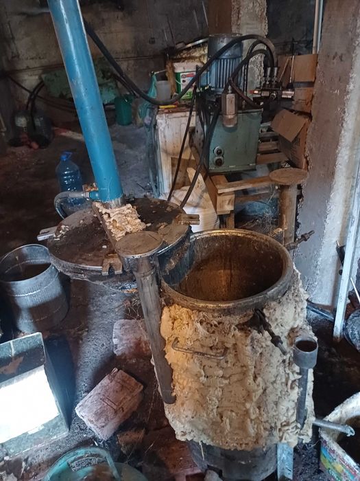 Хидравлична преса за восък