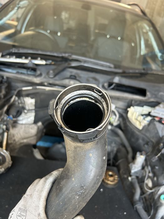 Маркуч (тръба) BMW F01/02 3.0d 245hp БМВ Ф01/02 245кс кулер всмукател
