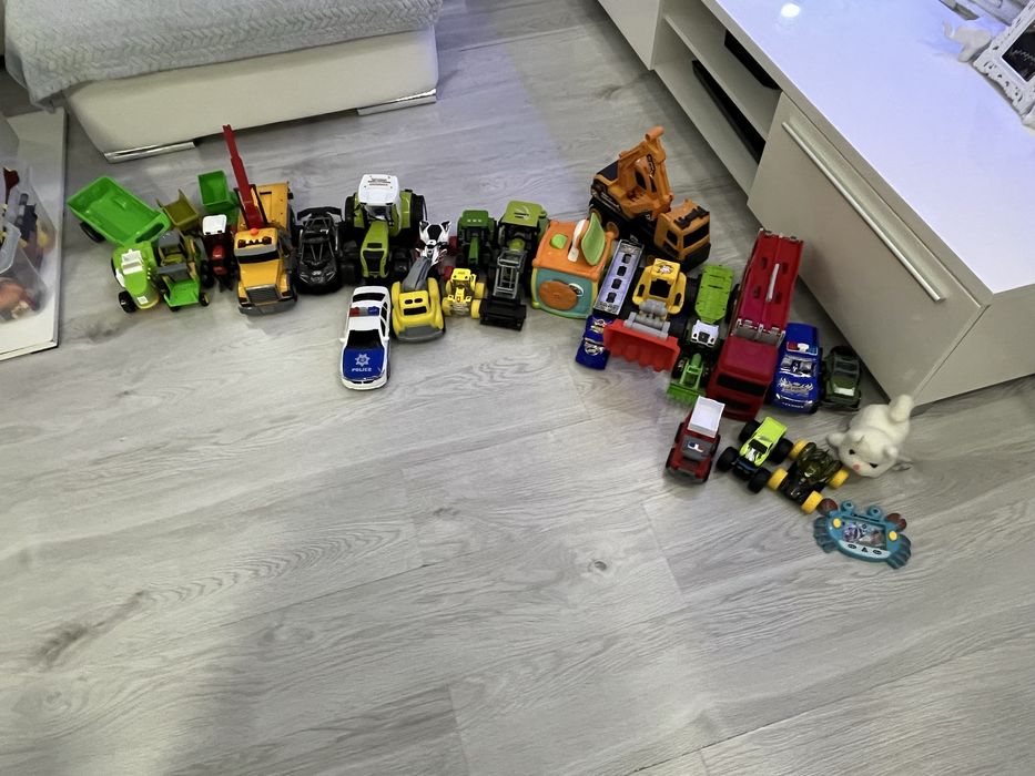 Продавам играчки