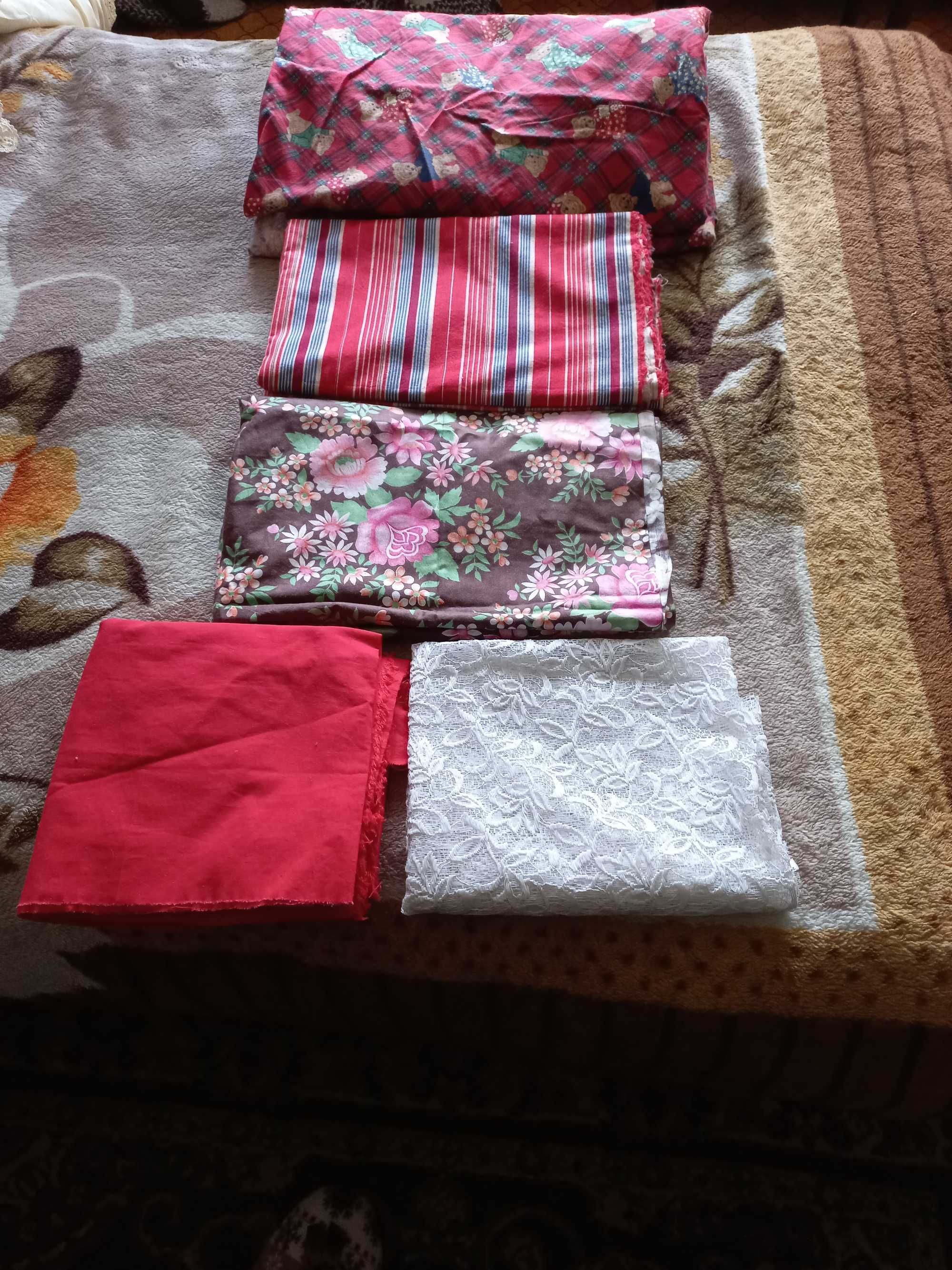 товары в ассортименте(постельное,полотенца,ткани, супницы), недорого