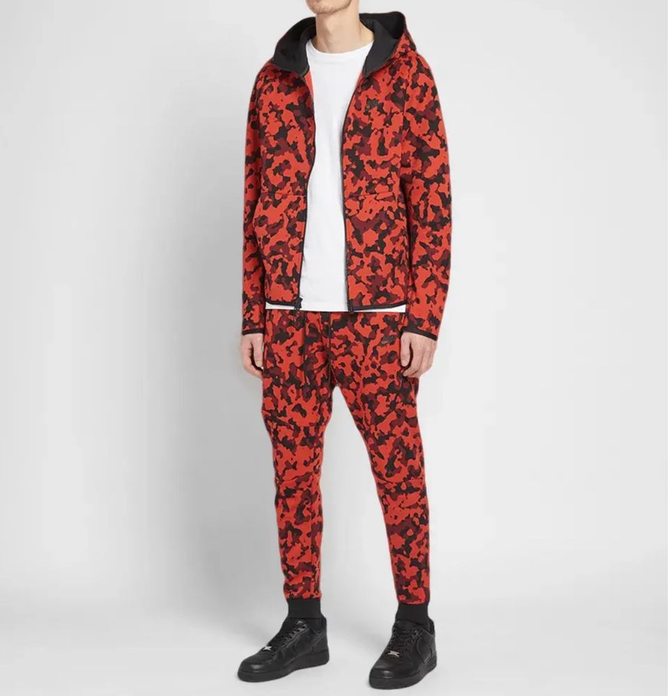 Мъжки комплект Nike Tech Fleece Red Camo - размер XL