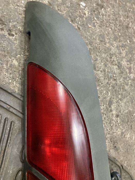 Renault kangoo 1999 година десен стоп