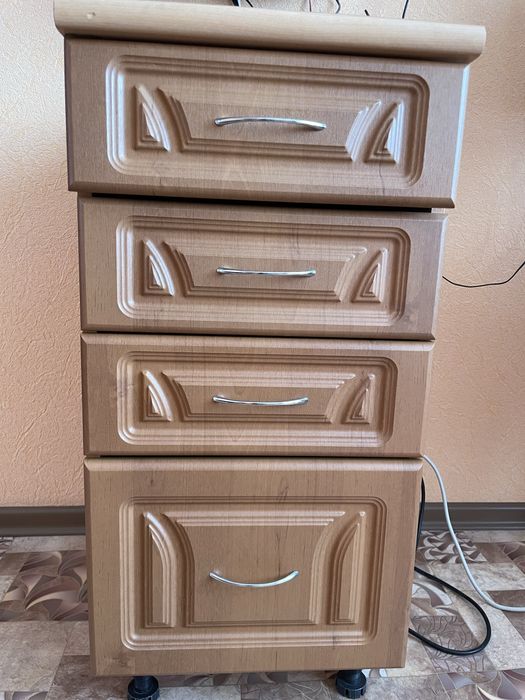 Продам тумбочку в хорошем состоянии