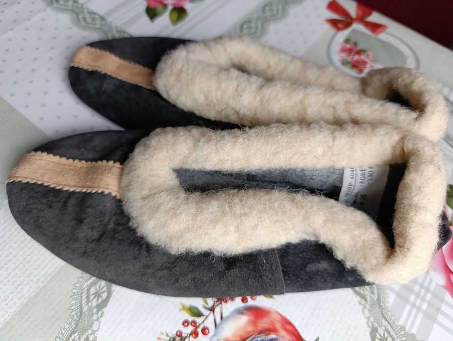 Пантофи  естествен велур, вълнен хастар и стелка, агнешка вълна