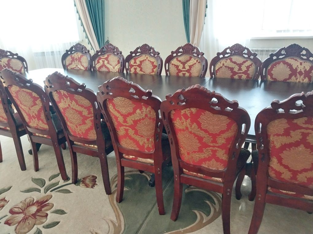 Продам стол с стульями в отличном состоянии