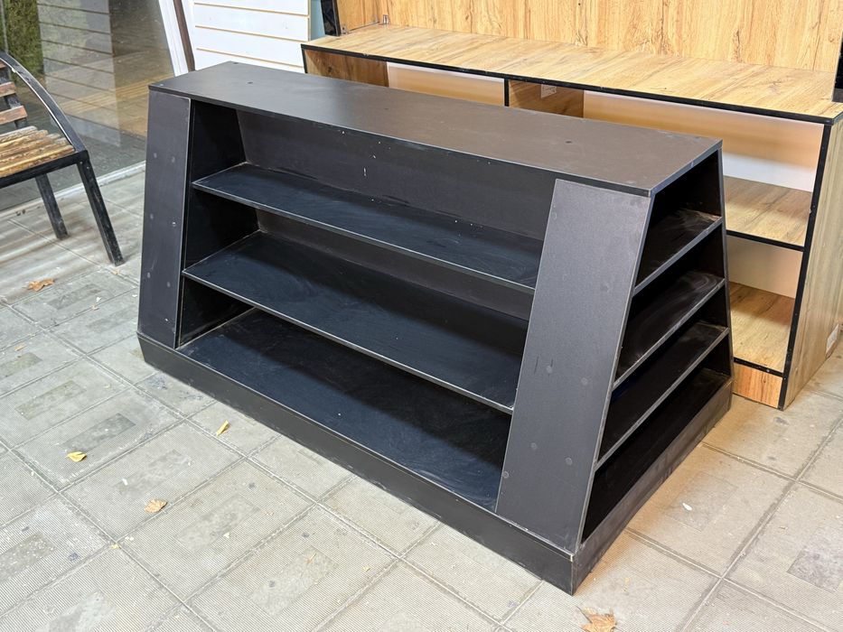 Срочно. Таер мебель сотилади.Телефон аксессуар, парфюм дуконлар учун.