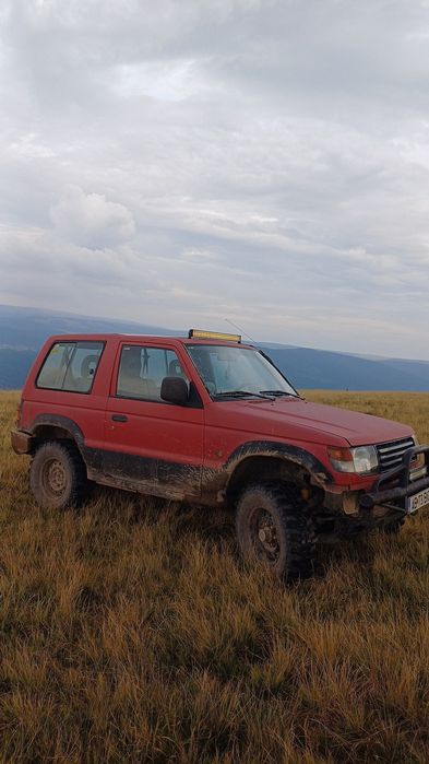 Vând mitsubishi pajero 2.5