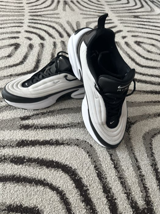 Adidasi Nike air max portal ,,panda” ca noi