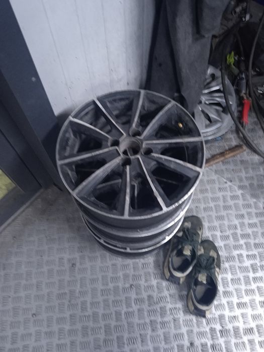 Диск продаётсья 15