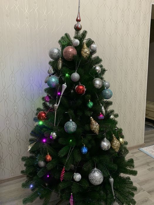 Продам елку срочно