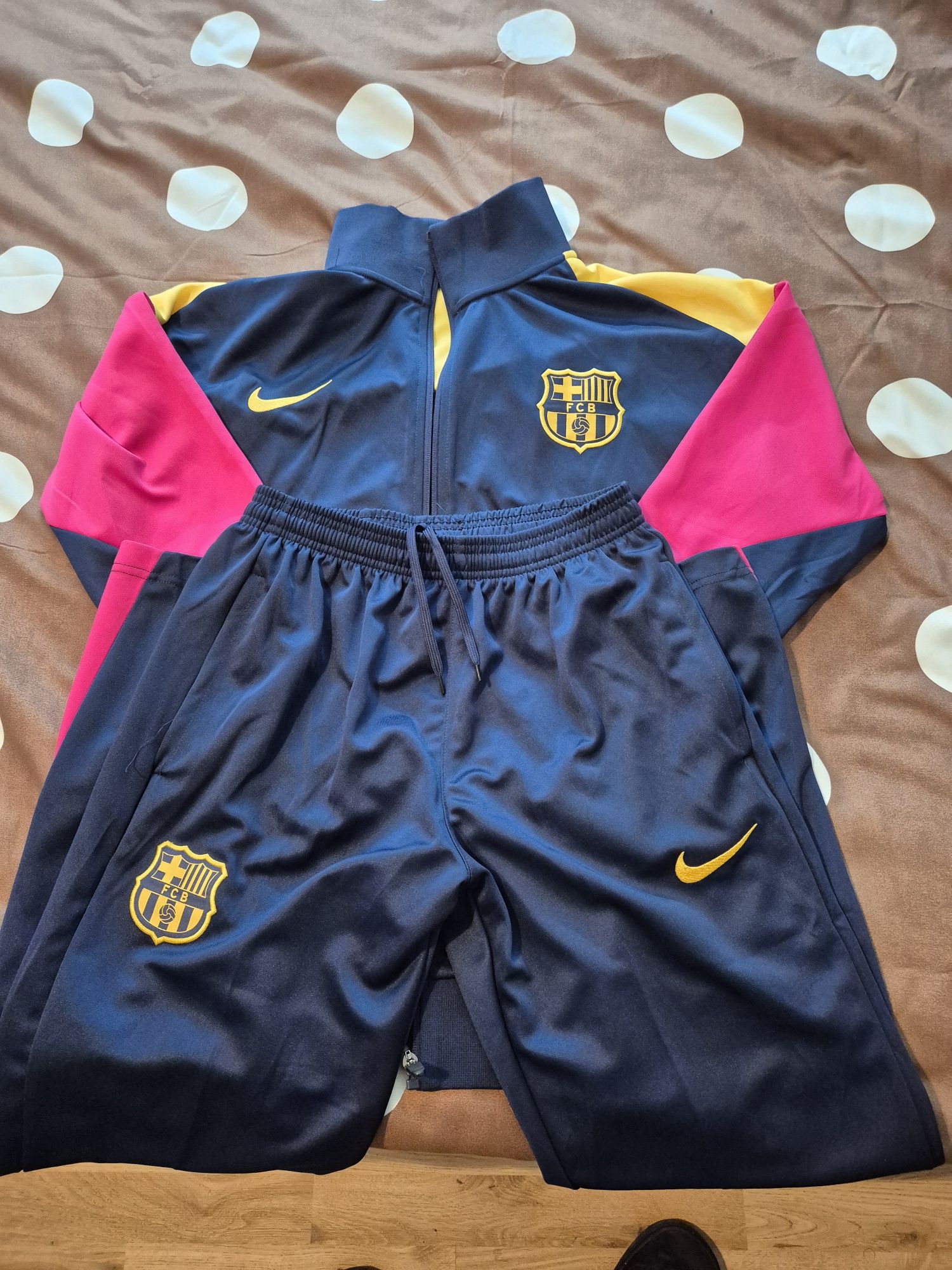 Мъжки екип на Barcelona, размер S