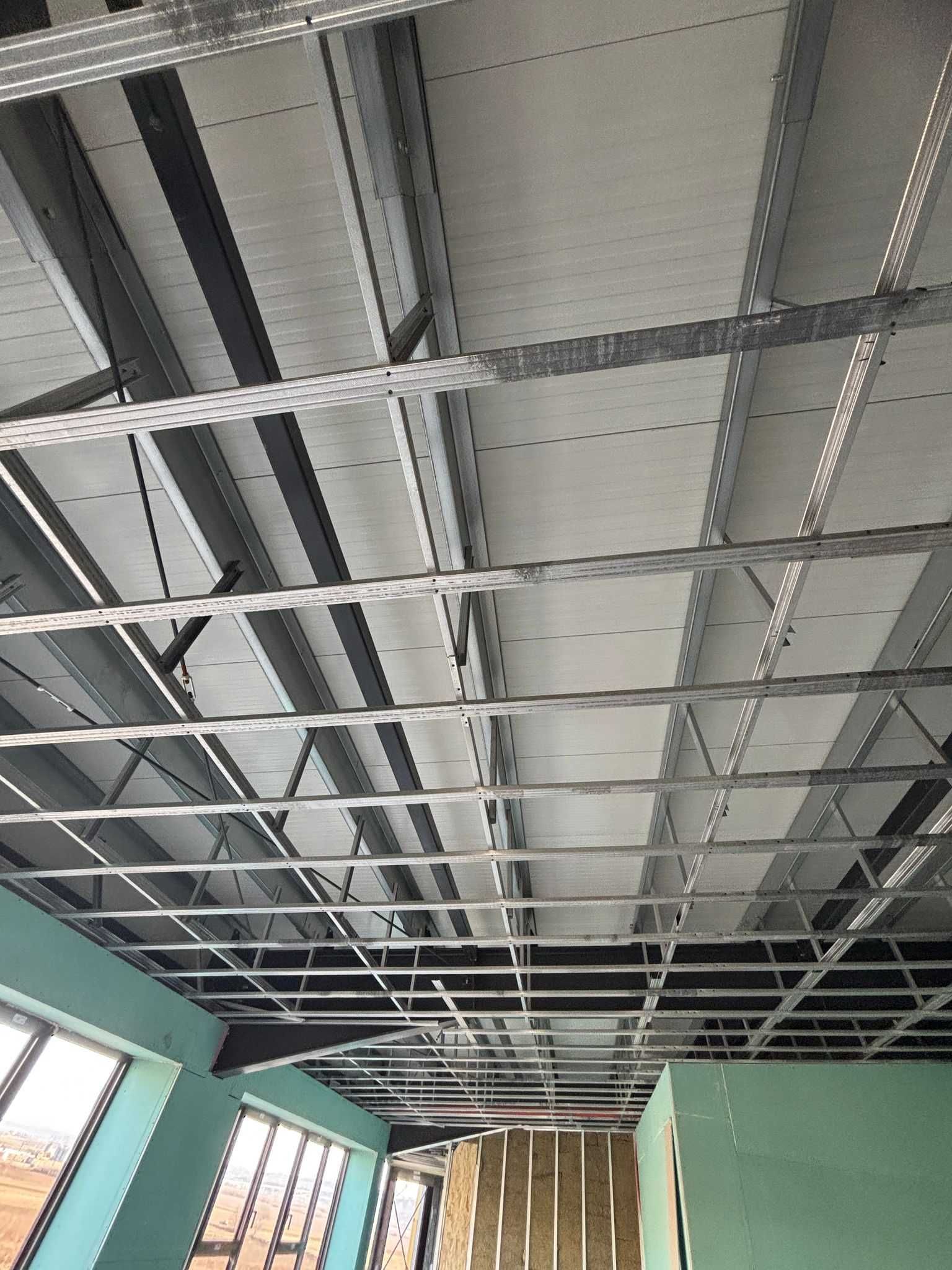 Panouri sandwich/Structuri metalice/Montaj