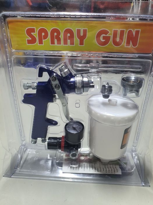 Pistol vopsit cu două diuze