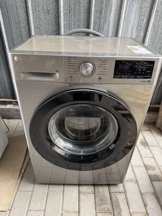 Стиральная машина LG в лтличном состоянии