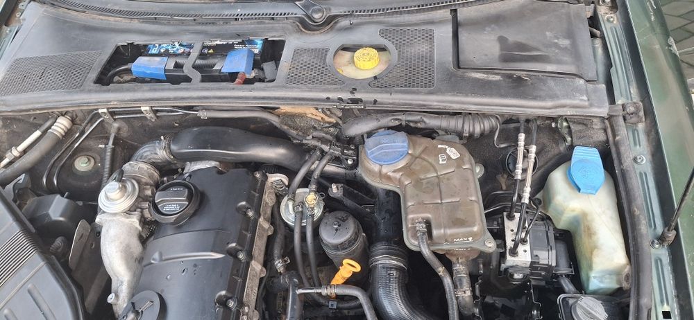 Dezmembrez audi a4 1,9 130cp 2004 awx. Zabrani județul Arad
