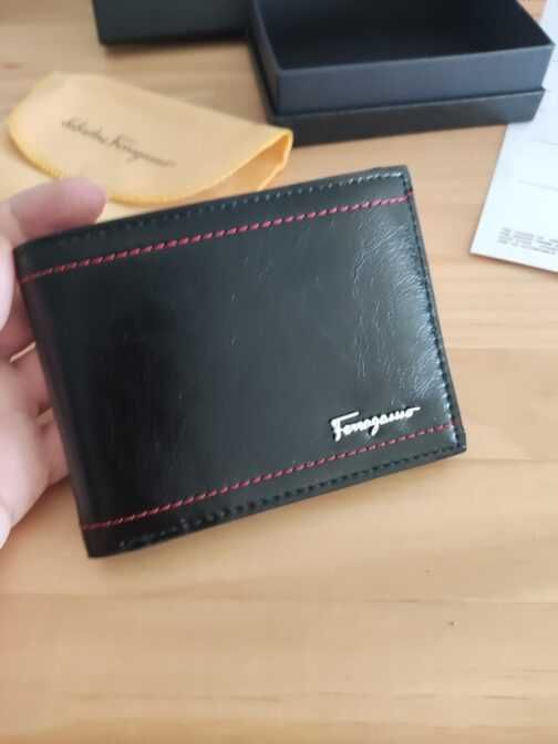 In stoc Portofel pentru bărbați piele Salvatore Ferragamo 6373