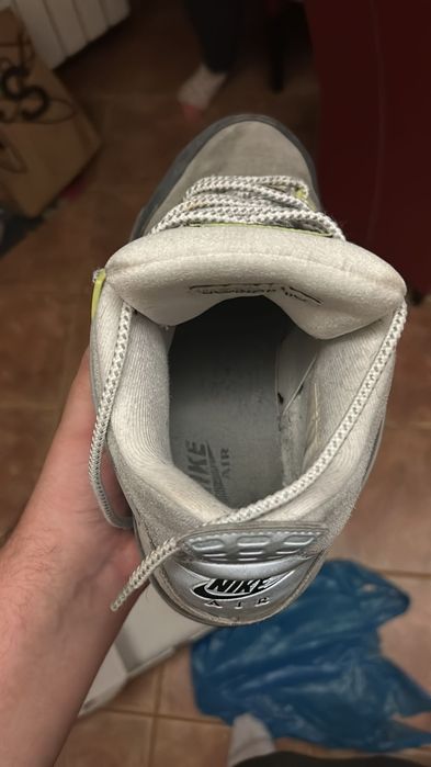 Adidaşi Jordan 4 Retro SE