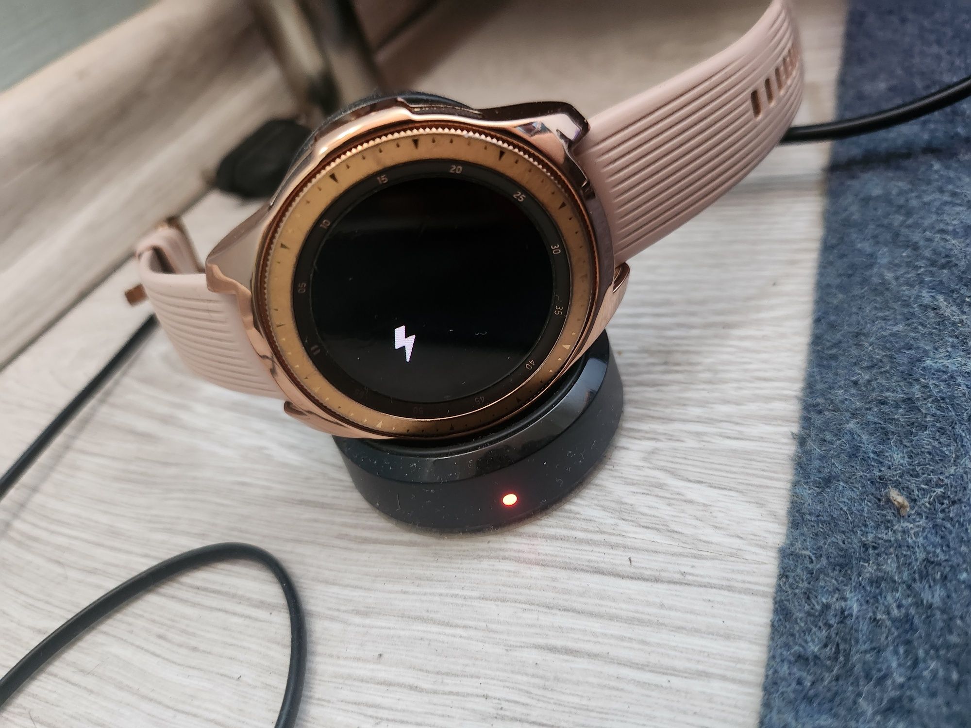 Samsung galaxy watch Rose gold 42 mm