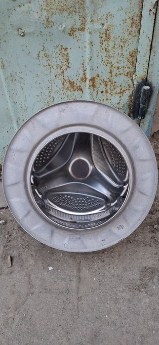 Har hil turdagi buyumlar va jixozlar bor