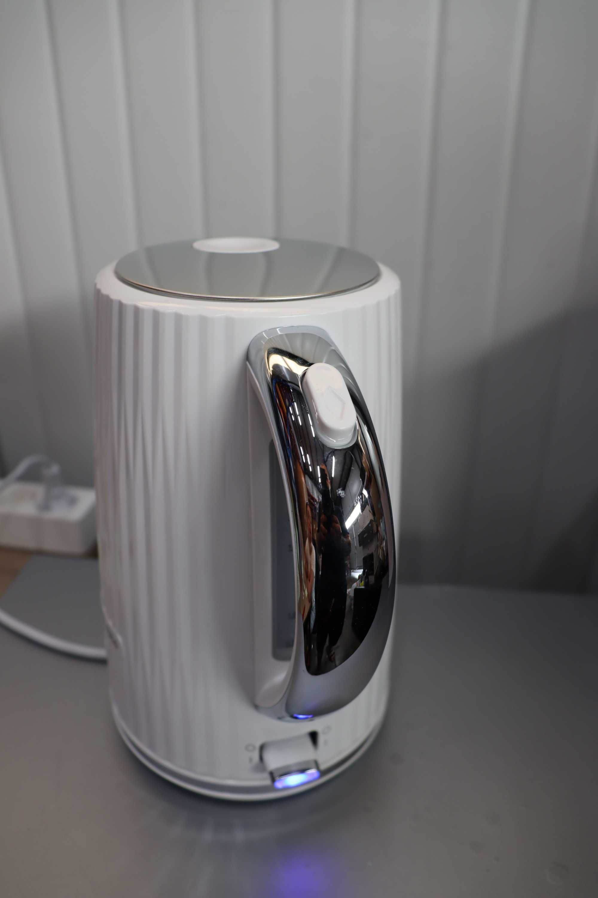 Кана Russell Hobbs Eden1.7L, осветен превключвател, Лек ДЕФЕКТ