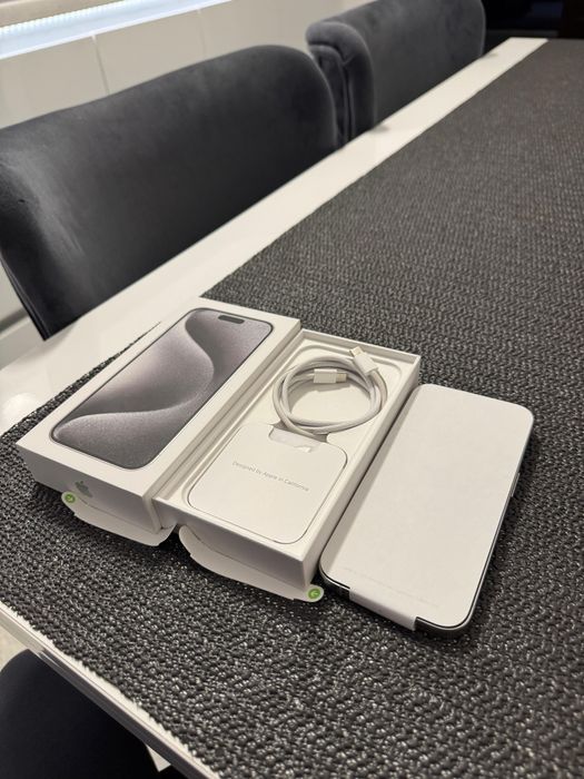 Vând Iphone 15 pro
