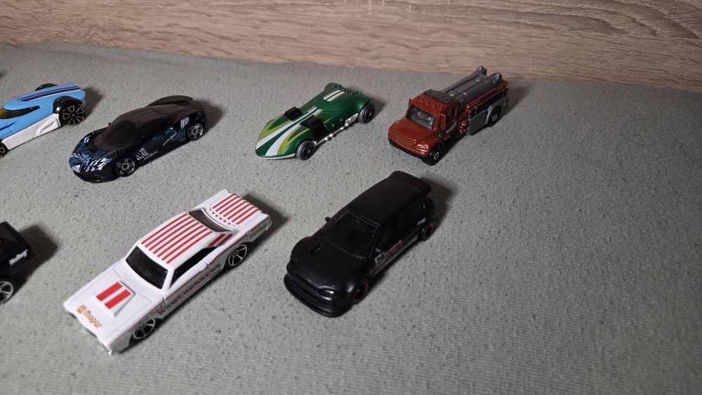 Лот колички Hot Wheels / Хот Уилс  в много добро състояние
