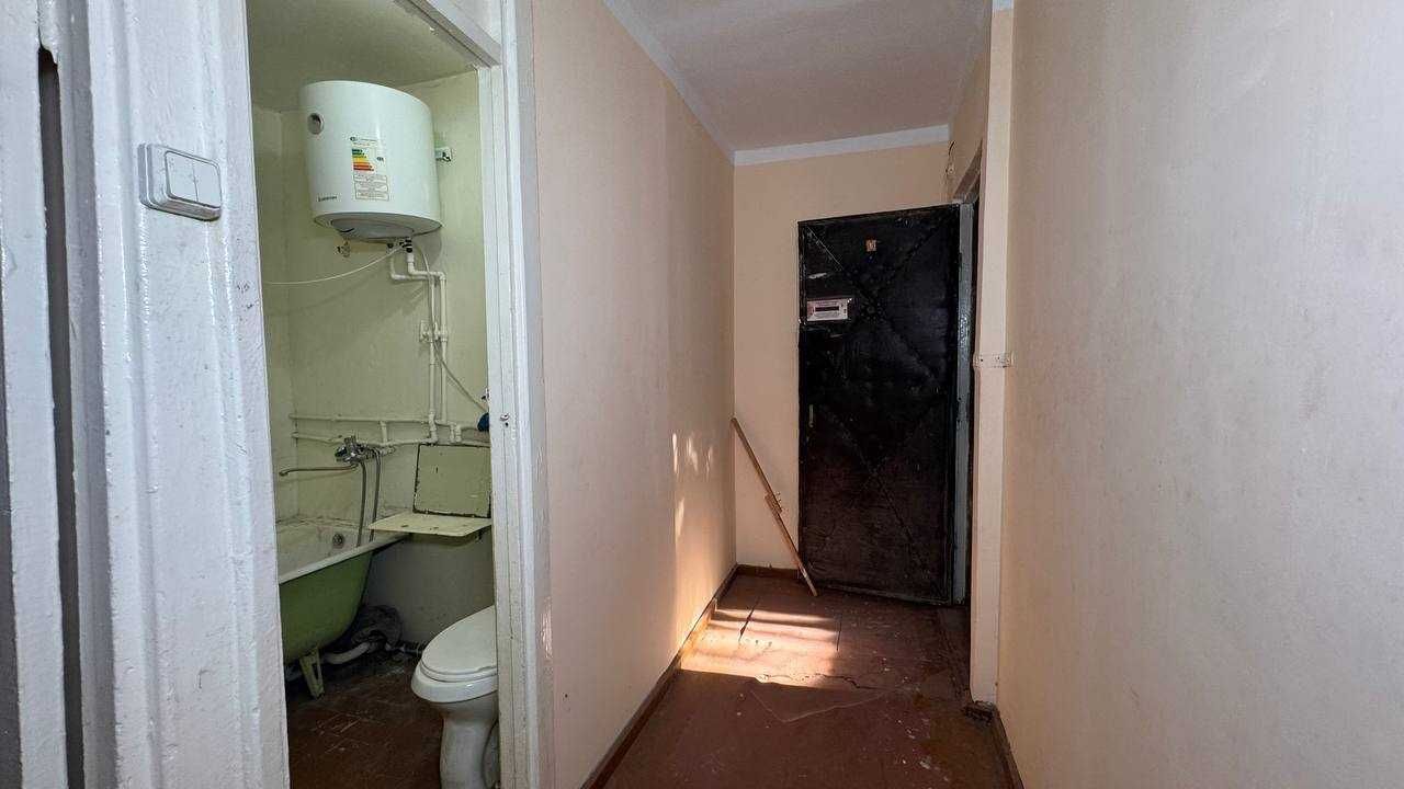 Фрунзиский 2 хонали 2 қават квартира сотилади.ID: 001118