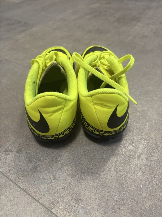 Зелени стоножки - Nike