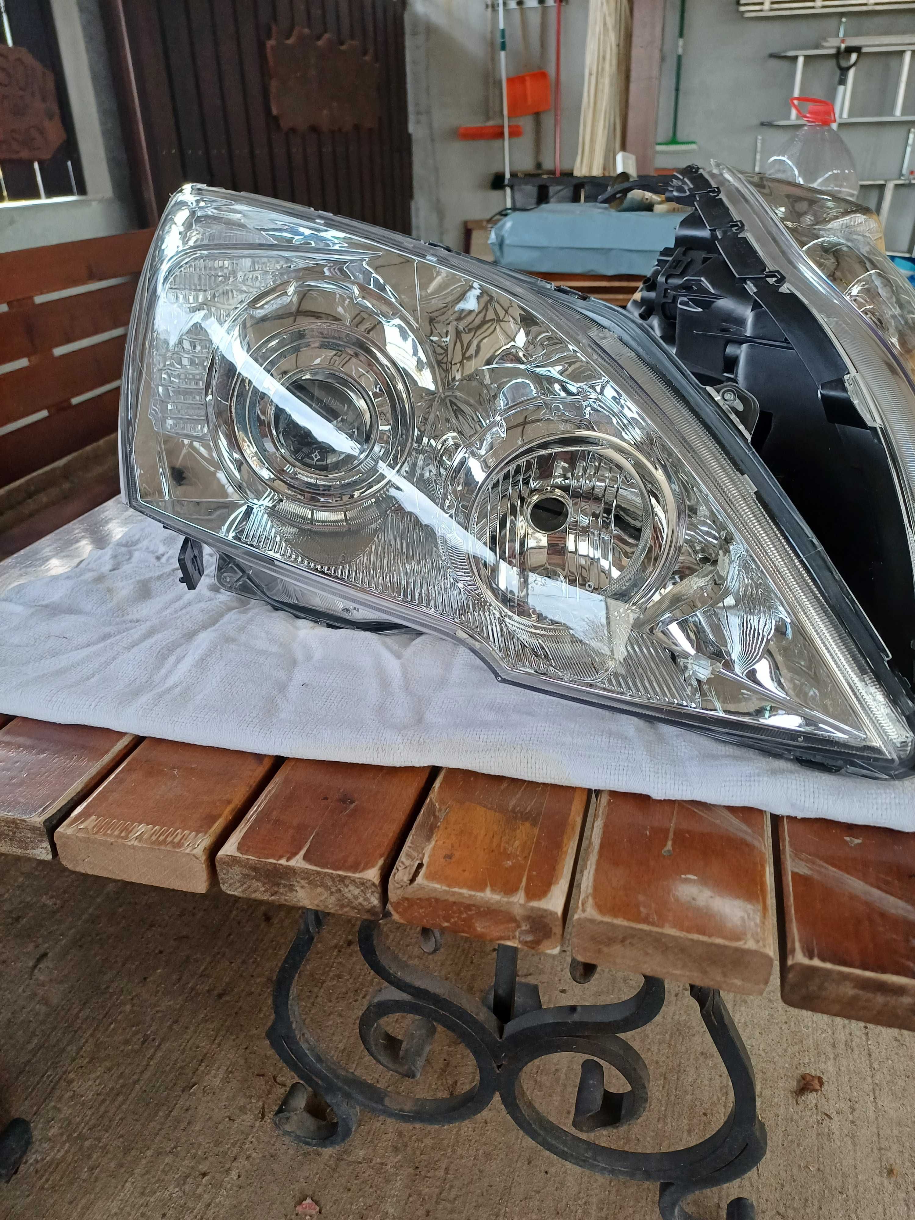 Продавам фарове за HONDA CRV-3 чисто нови.
