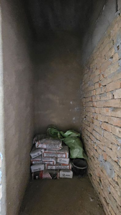 Срочно придётся квартира адрес гиафизика Аэропорт  90.кв 64.900$ торг