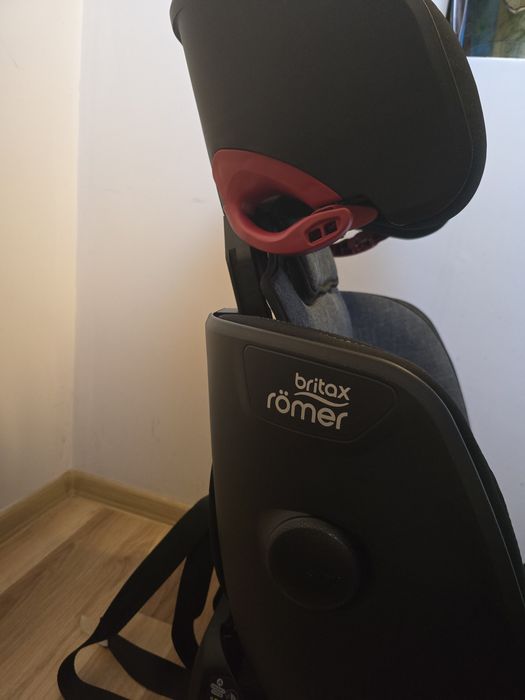 Столче Britax Romer - Advansafix IV R 9-36kg с IsoFix Blue marble