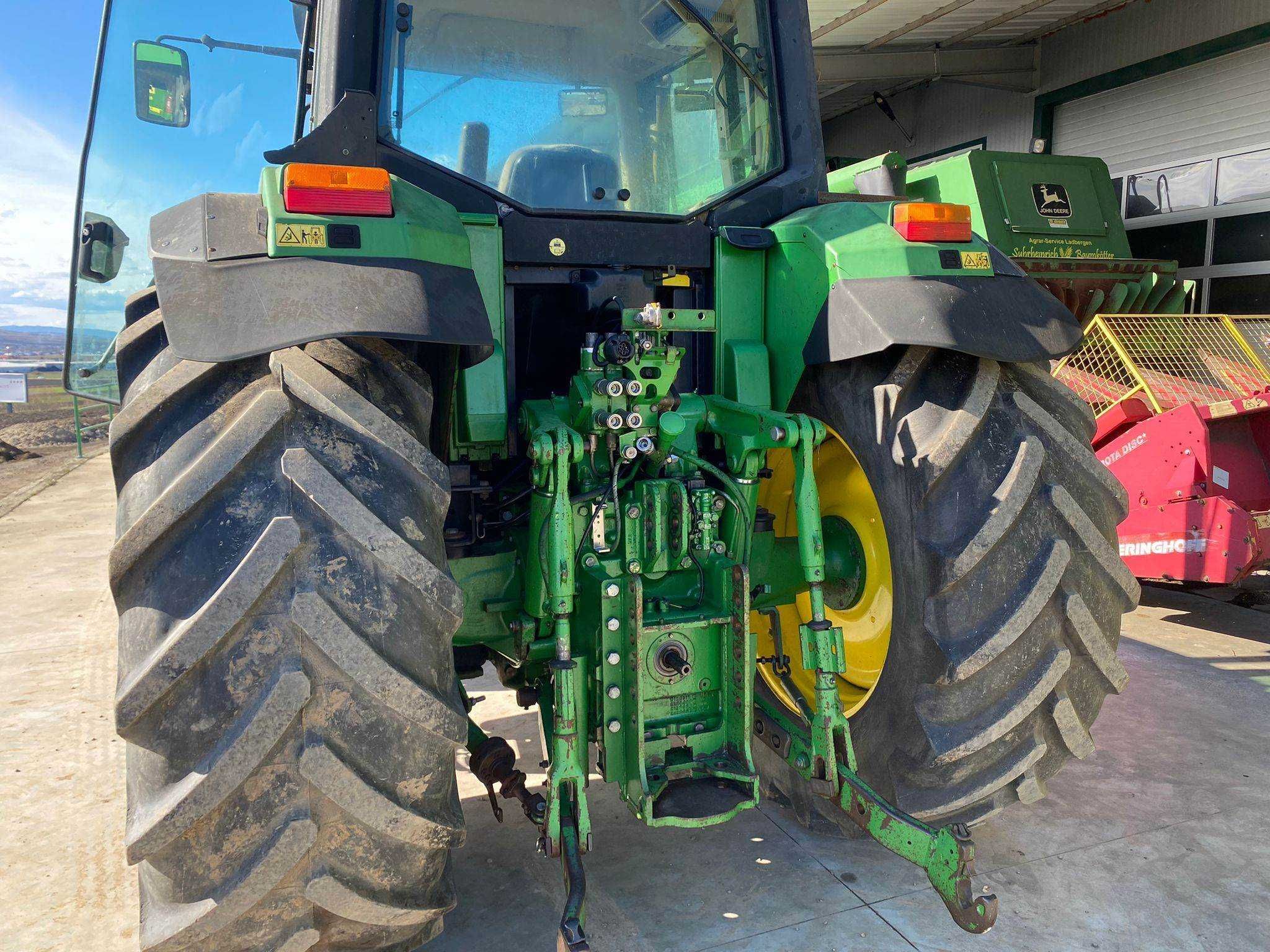 Tractor John Deere 6910S