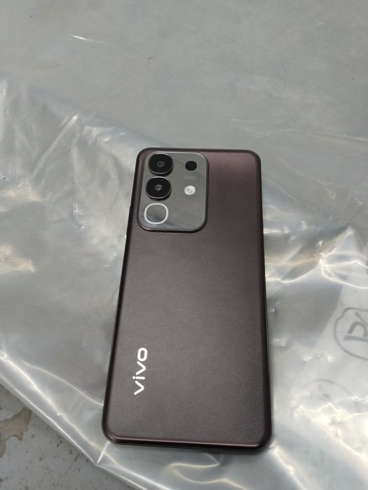 Vivo y 29 128ta sotiladi yengi hali 1 hafta ishlatilgan