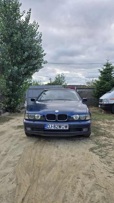 Bmw 520i.        .