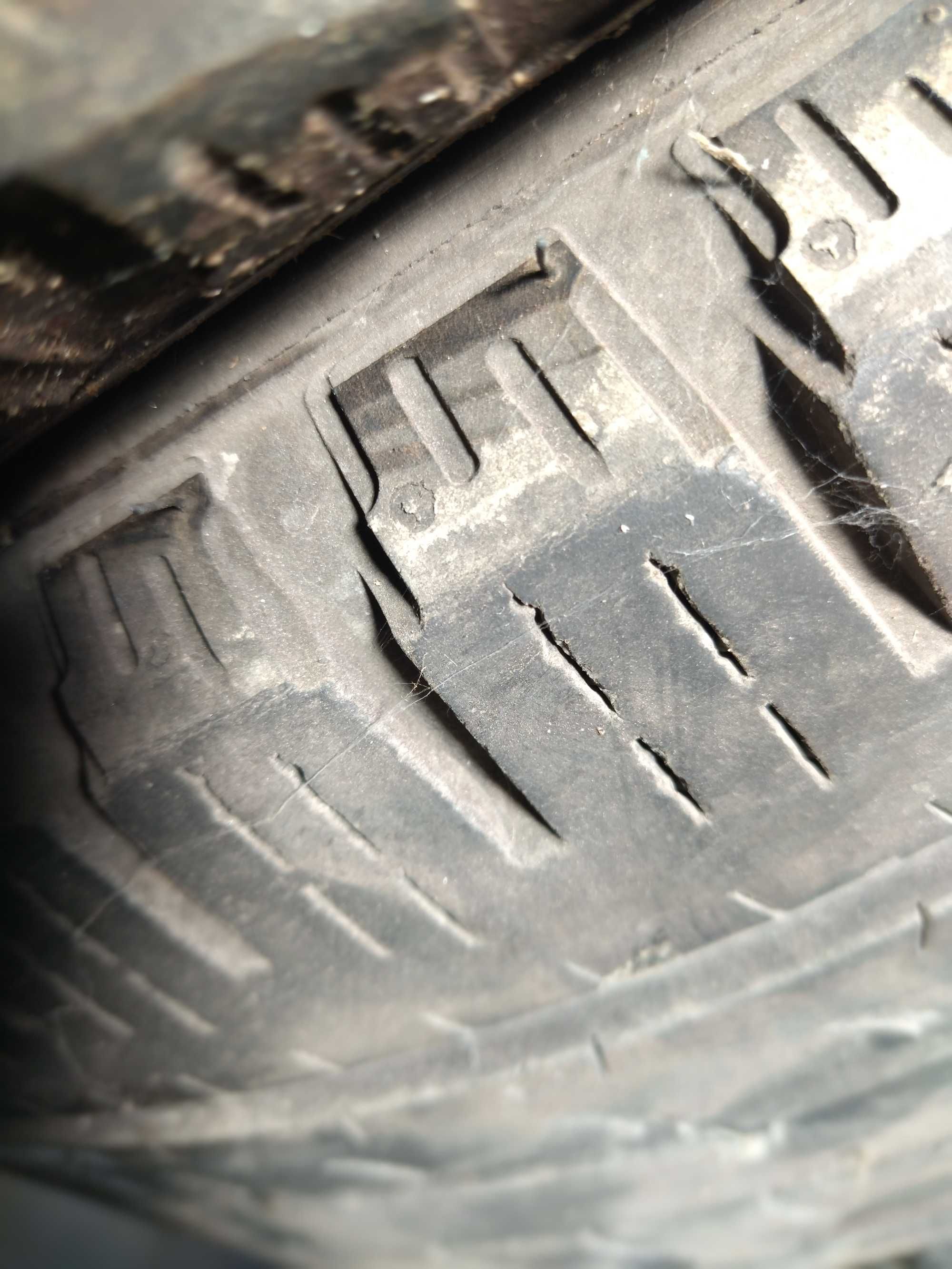 225 55 18 Goodyear
