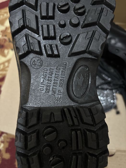 Зимние ботинки43 размер