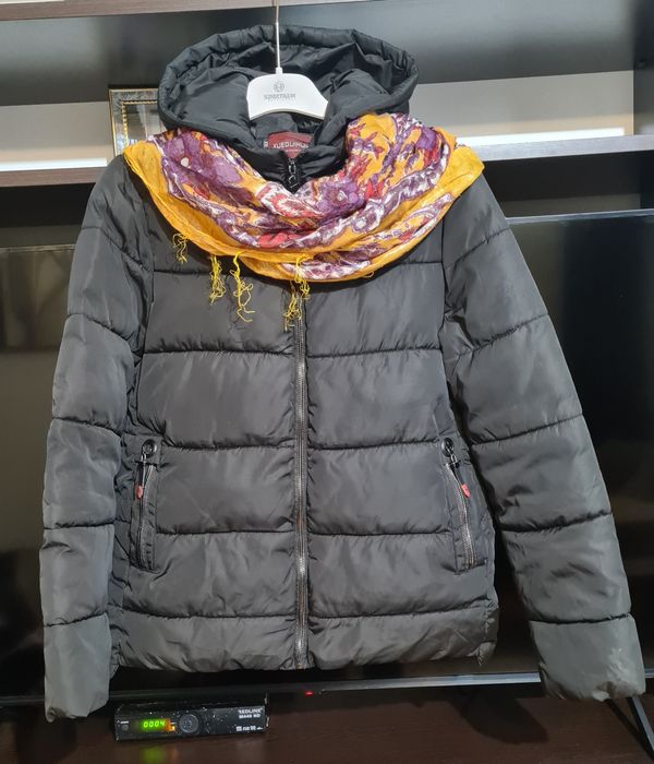 Дамско черно яке + шал