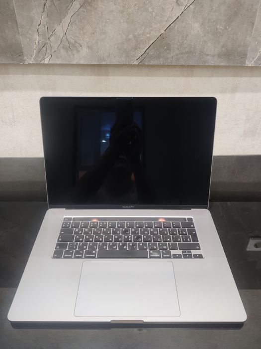 Macbook pro 16 2019 i9 AMD Pro 5500m