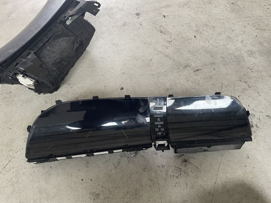 Ceasuri bord kilometraj / navigație Mercedes w221 s class Europa