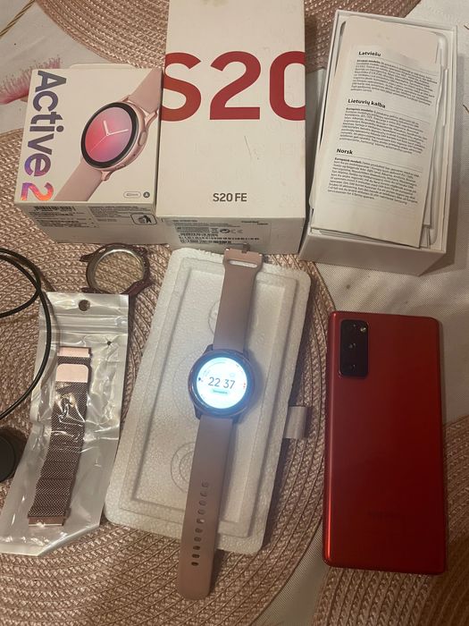 Смартфон Samsung S20 fe и samsung galaxy warch active 2