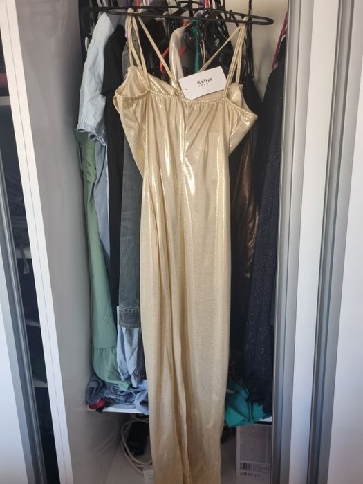 Чисто нови златни BSB рокли с етикети