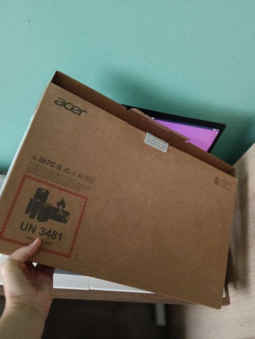 Vând urgent laptop
