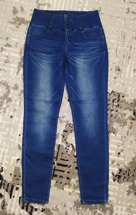 Женские джинсы размер 28-29