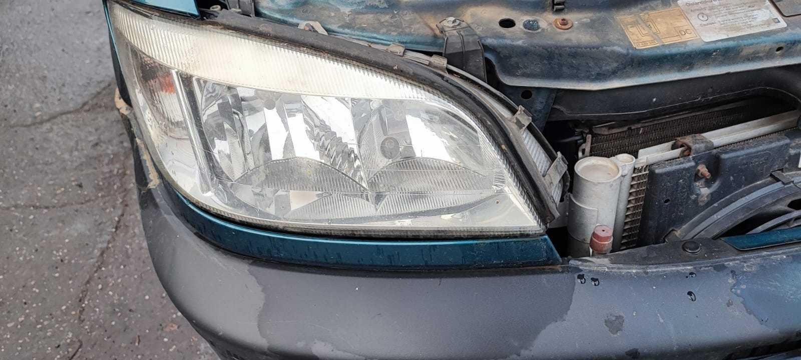 Vand far stanga / dreapta Opel Zafira A an 2001