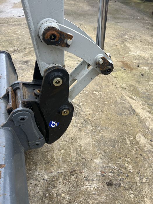 Excavator Takeuchi TB228