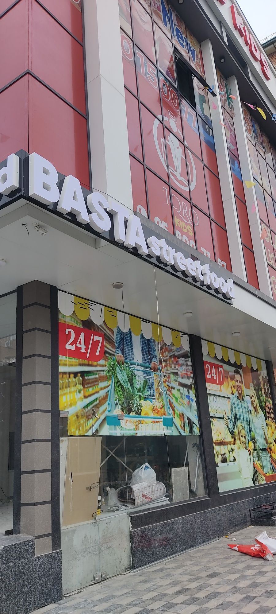 Tashqi reklama yonadigan harflar banner Toshkent reklama xizmati